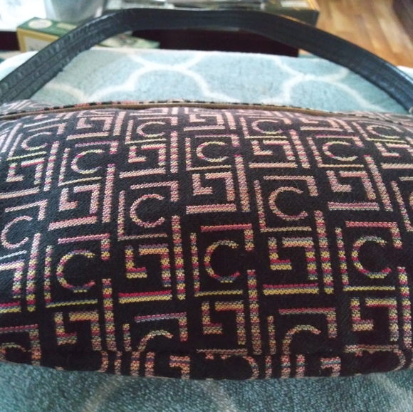 Assorted purses - Picture 6 of 16